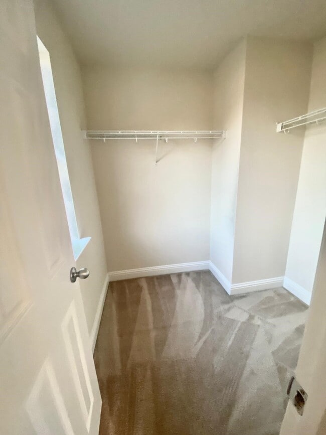 Building Photo - 518 Remington Chase Ct