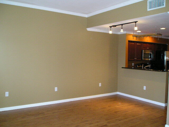 Building Photo - 2/2 in Ybor Loft with Rooftop Deck