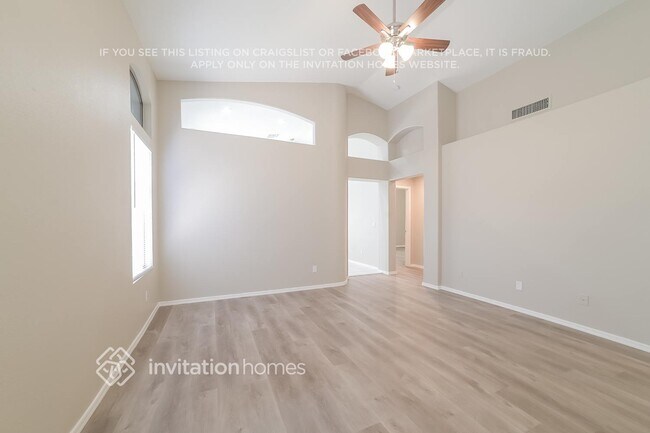 Foto del edificio - 791 E Glenmere Dr