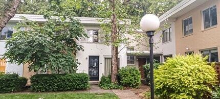 Building Photo - 739 3rd St SW