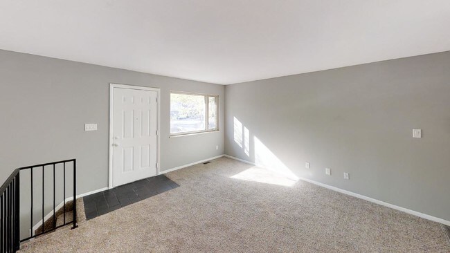 Building Photo - 1307 Holland Park Blvd