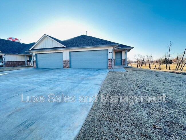 Building Photo - 3807 Franks Way