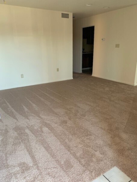 Entryway - Living Room - 27 Trolley Sq