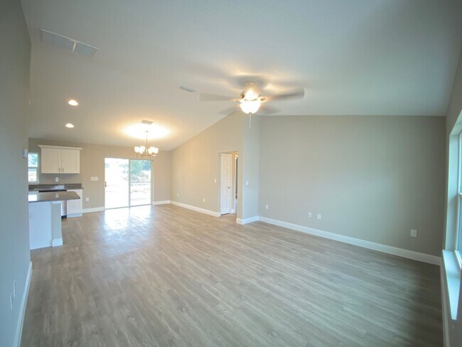 Foto del edificio - Silver Spring Shores - 3/2/2  **Won't Last***