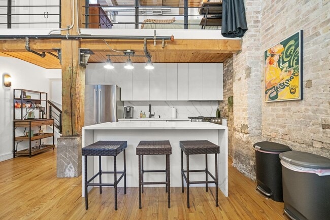 Building Photo - 2111 W Churchill St