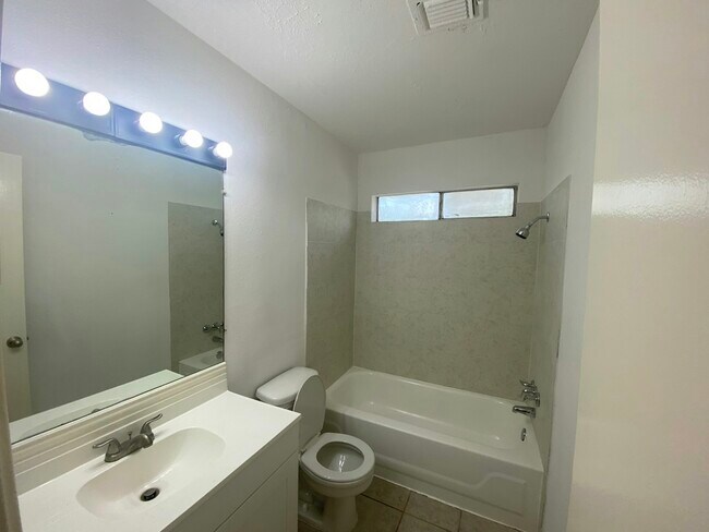 Foto del edificio - 11622 Sela Ln