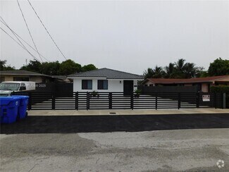 Building Photo - 330 NW 43rd Pl