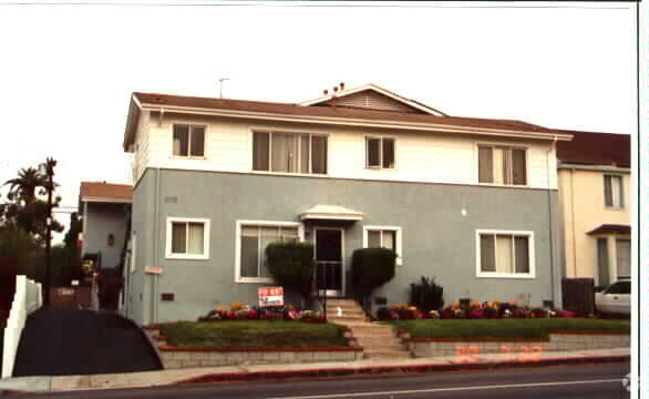 Primary Photo - 897 Crenshaw Blvd