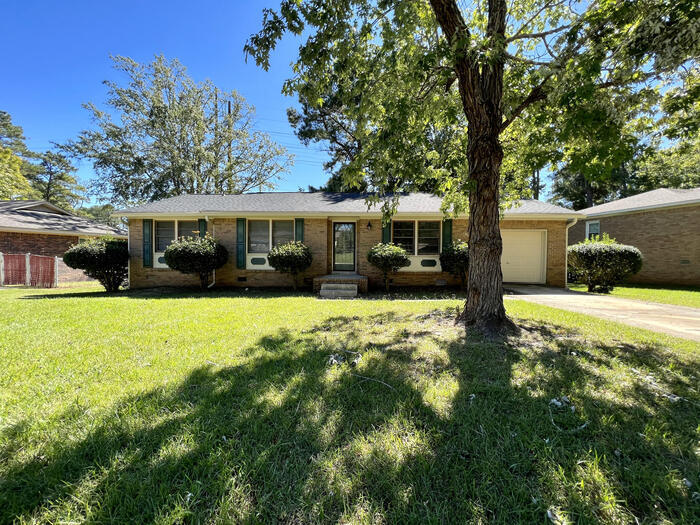 Primary Photo - 212 Avery Lane
