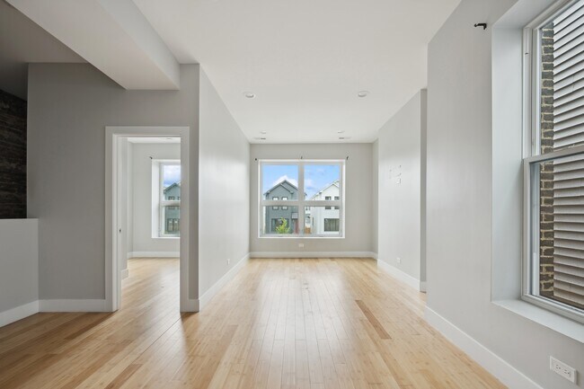 Building Photo - 2526 W Lexington St