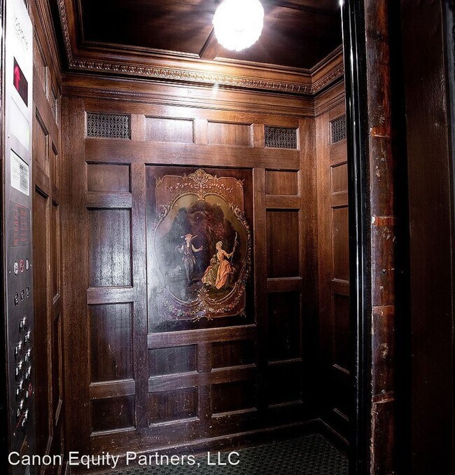 Building Photo - 4353 W 5th St