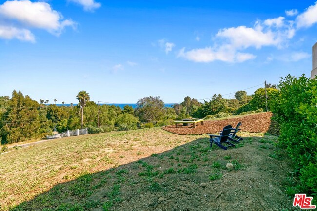 Building Photo - 6405 Sycamore Meadows Dr