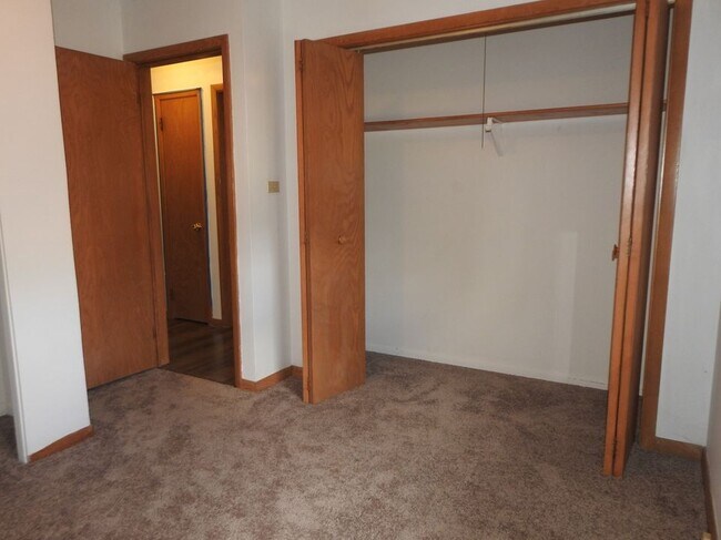 Building Photo - 580 Lucille St