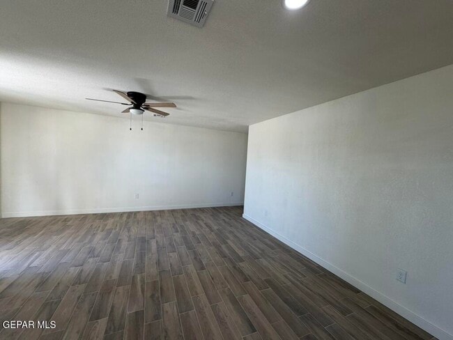 Building Photo - 309 Mora Dr