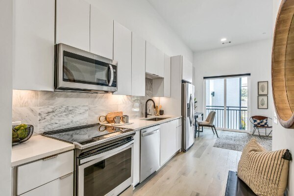 Stainless new appliances - 1125 10th Ave N