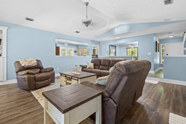 Foto del edificio - 5922 NW 57th Way