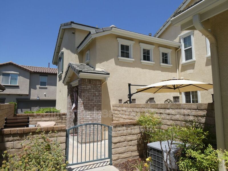 Foto principal - 24006 Cornelia Pl