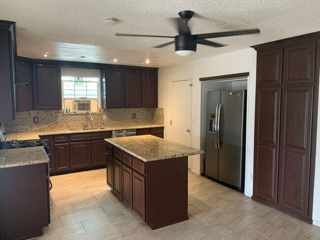 Foto del edificio - Spacious 4Bed/2Bath Moreno Valley