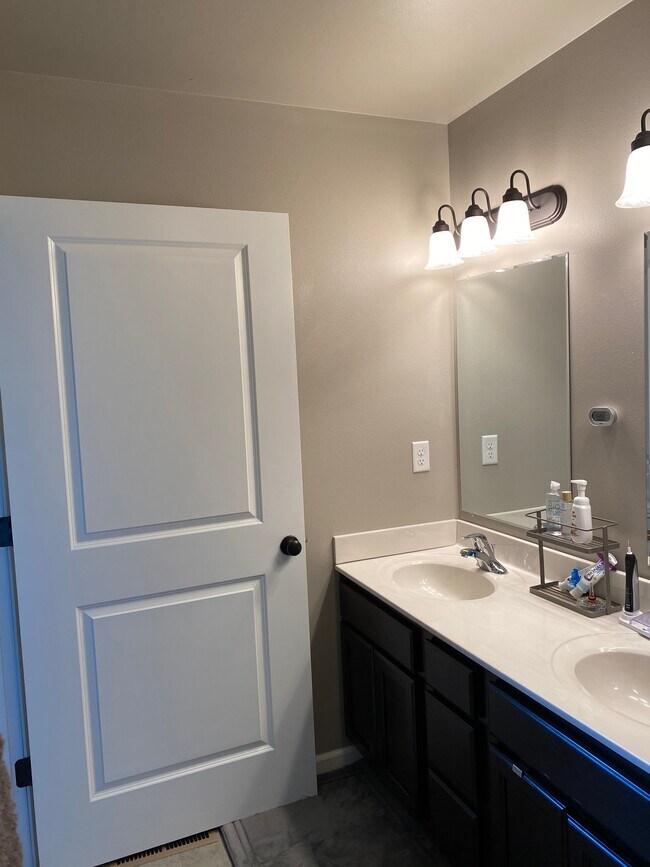 905 S Scott Blvd, Iowa City, IA 52245