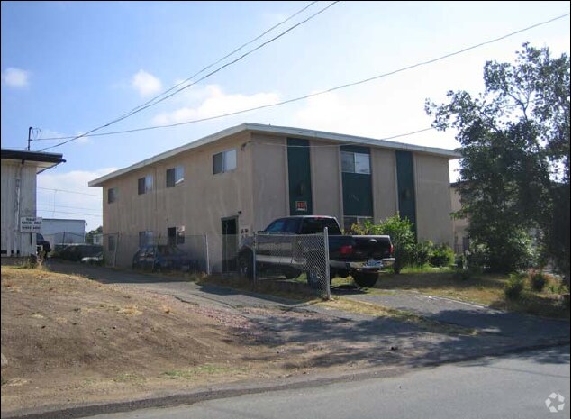 Alternate Building View - 8930 Kenwood Dr
