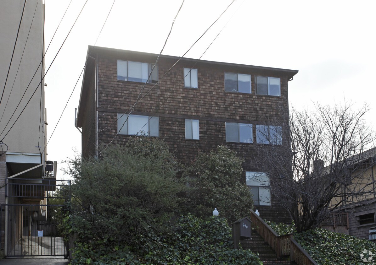 Building Photo - 290 Park View Ter