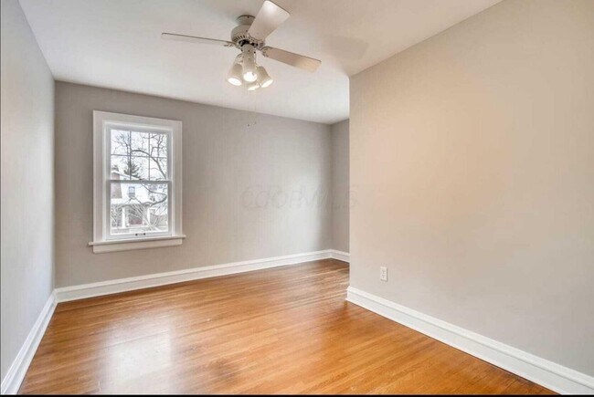 Foto del edificio - 836 Euclaire Ave