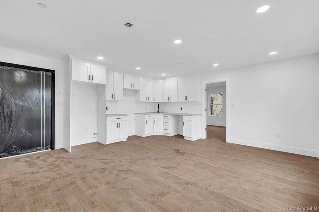 Building Photo - 74 Broadway