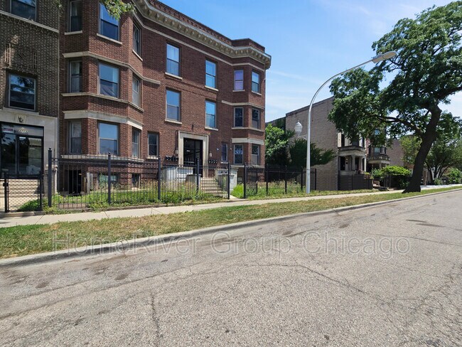 Foto del edificio - 4723 S Forrestville Ave