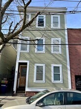 Building Photo - 8 S Bremen St