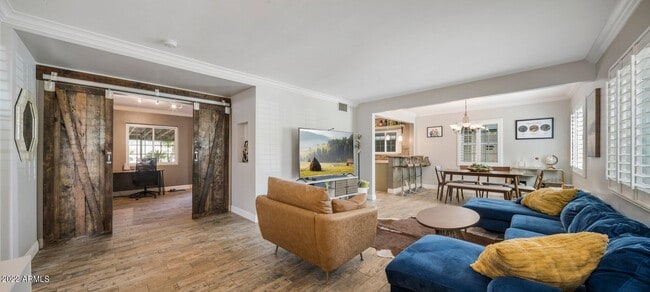 Building Photo - 4302 E Wilshire Dr