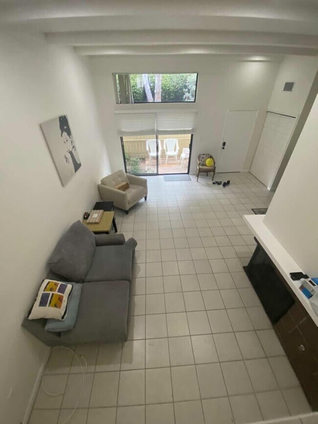 Living room - 3926 La Jolla Village Dr