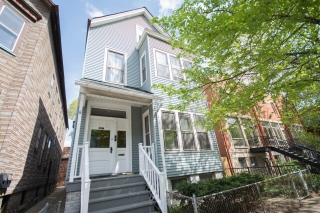 Primary Photo - 2615 N Southport Ave