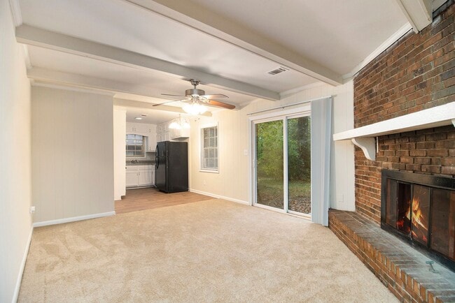 Building Photo - 3 Bedroom 2 Bath House