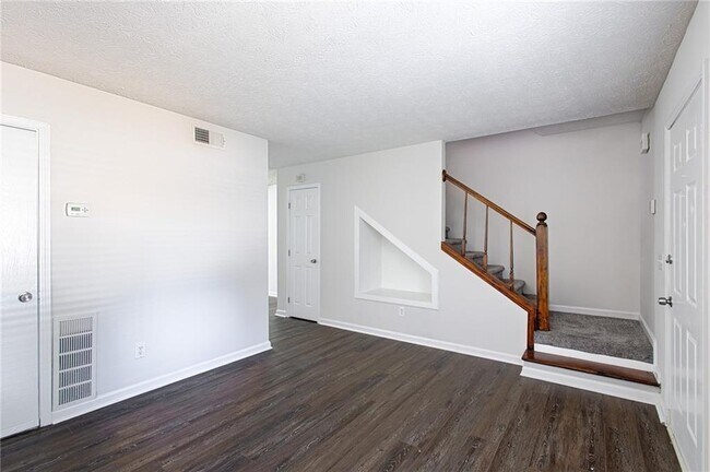 Foto del edificio - 5740 Old Gordon Rd