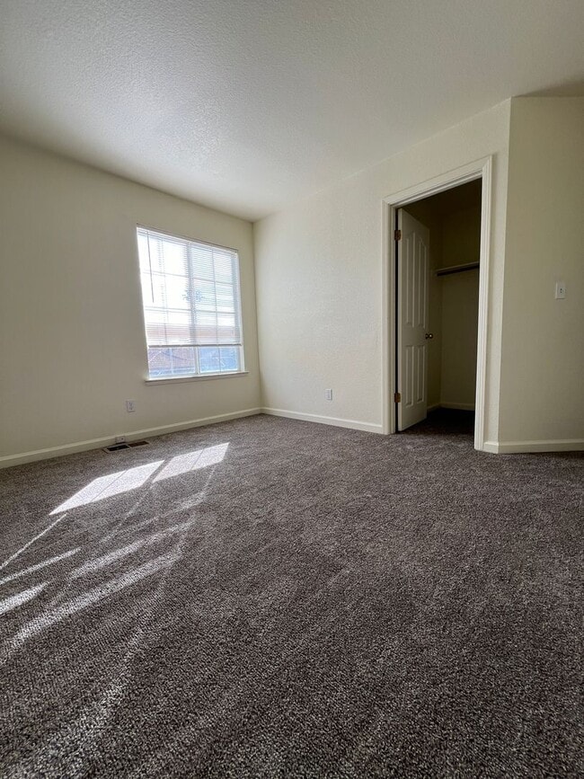 Building Photo - ***COMING SOON!!*** LOS BANOS HOME