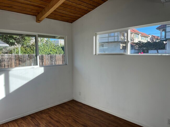 Foto del edificio - 21621 DuPont St