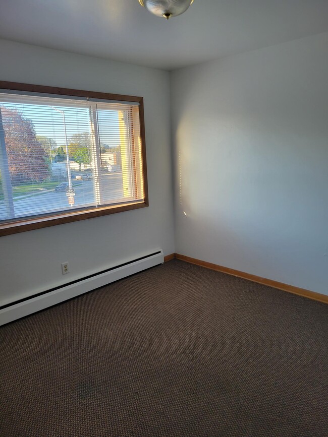 Building Photo - 6521
