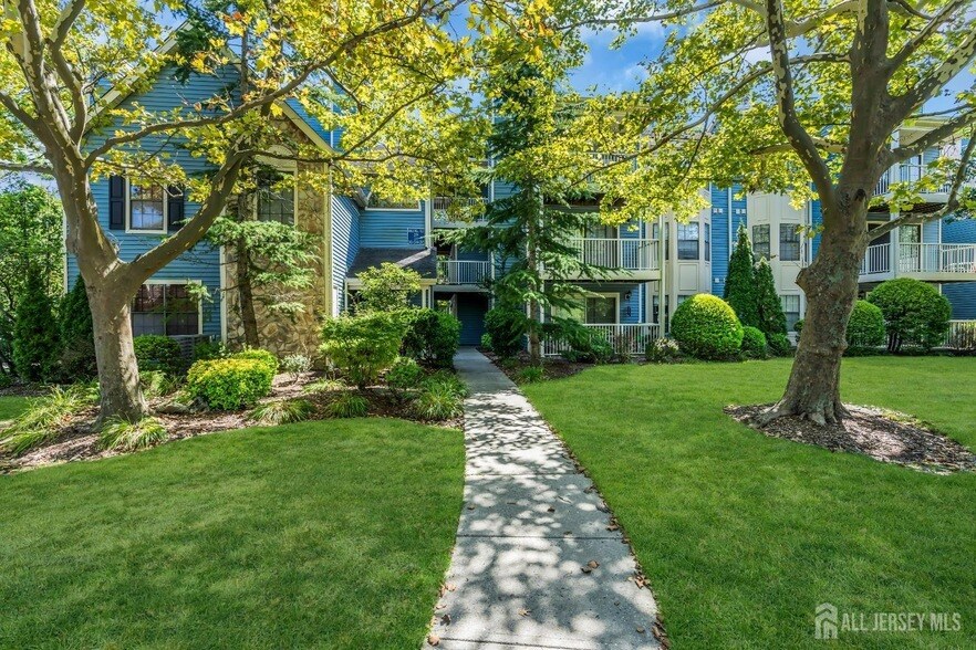 Primary Photo - 260 Crosspointe Dr