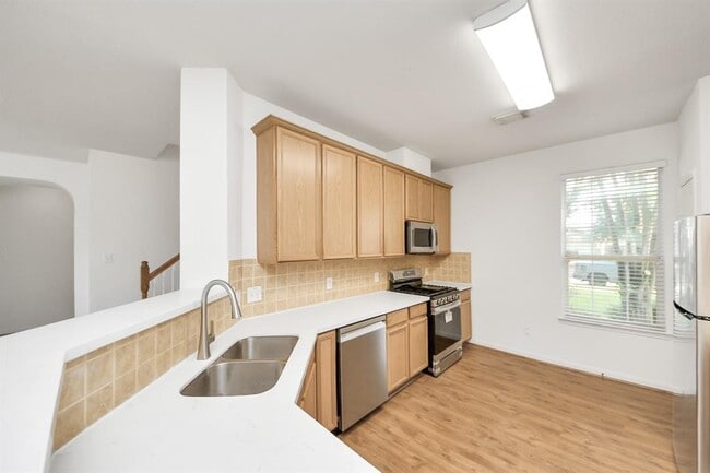 Building Photo - 21531 Pointed Oak Ln