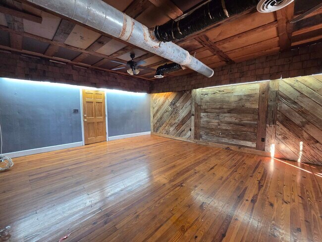 Foto del edificio - 129 S Jefferson St