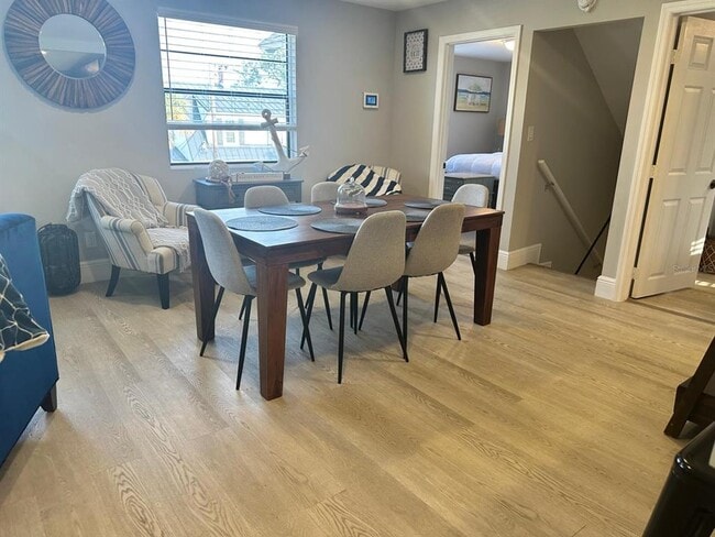 Building Photo - 244 Lexington Dr