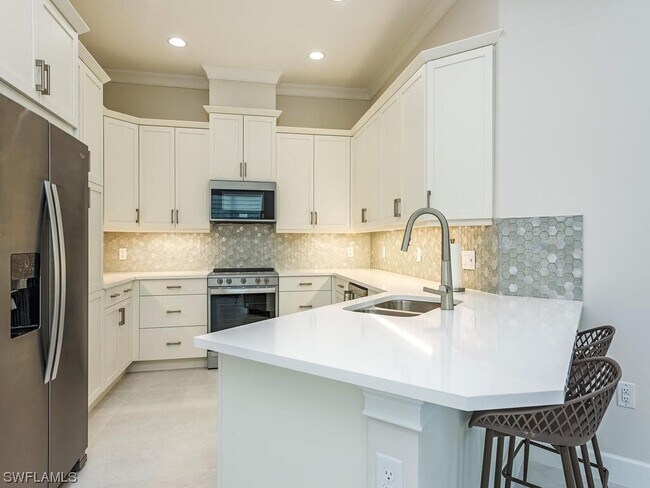 Building Photo - 6895 Saona CT