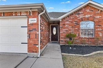 Building Photo - 2825 Dawn Spring Dr