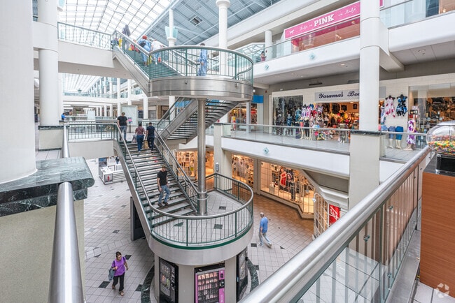 Come shop and dine at the Emerald Square Mall near North Attleboro.