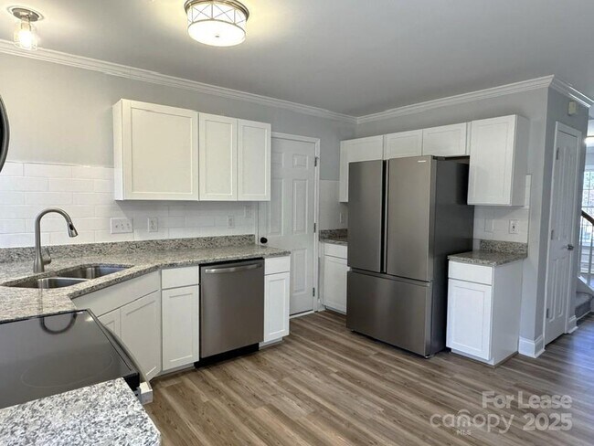 Foto del edificio - 15210 Tracy Beth Rd