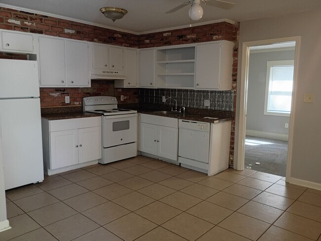 Foto del edificio - MOVE IN READY