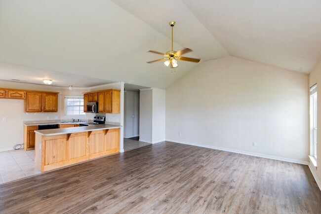 Foto del edificio - ***255 B ravenwood Blvd***