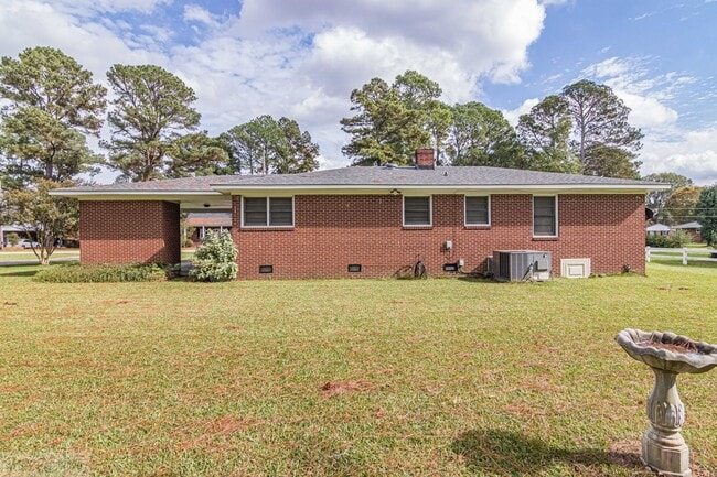 Foto del edificio - WONDERFUL BRICK HOME IN FREMONT *EASY ACCE...