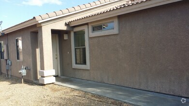 Building Photo - 3698 S Desert Motif Rd