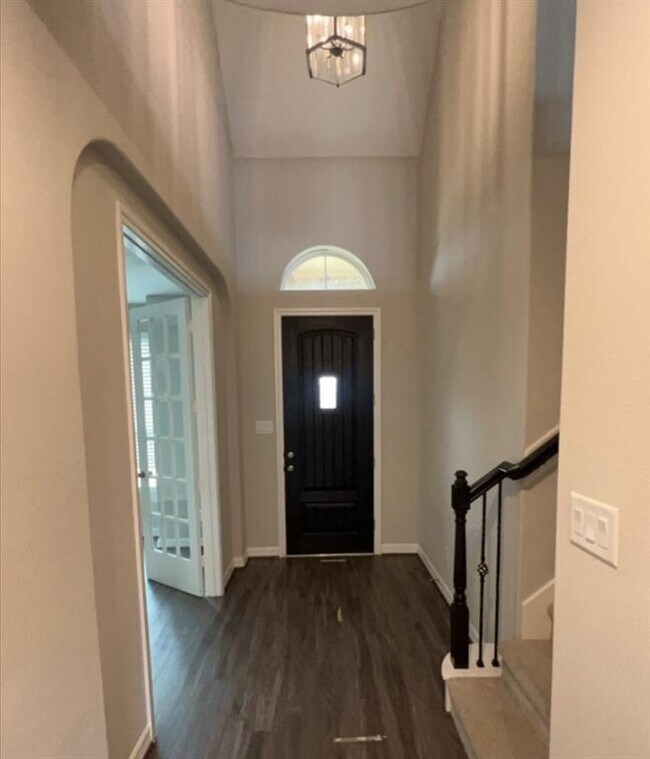 Building Photo - 14615 Birchwood Falls Trail